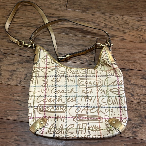 Coach Handbags - Like New Coach Bag